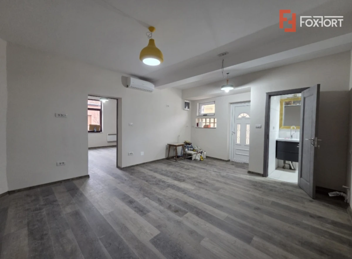 Apartament cu 2 camere cu curte proprie de vanzare zona - UTA - 2
