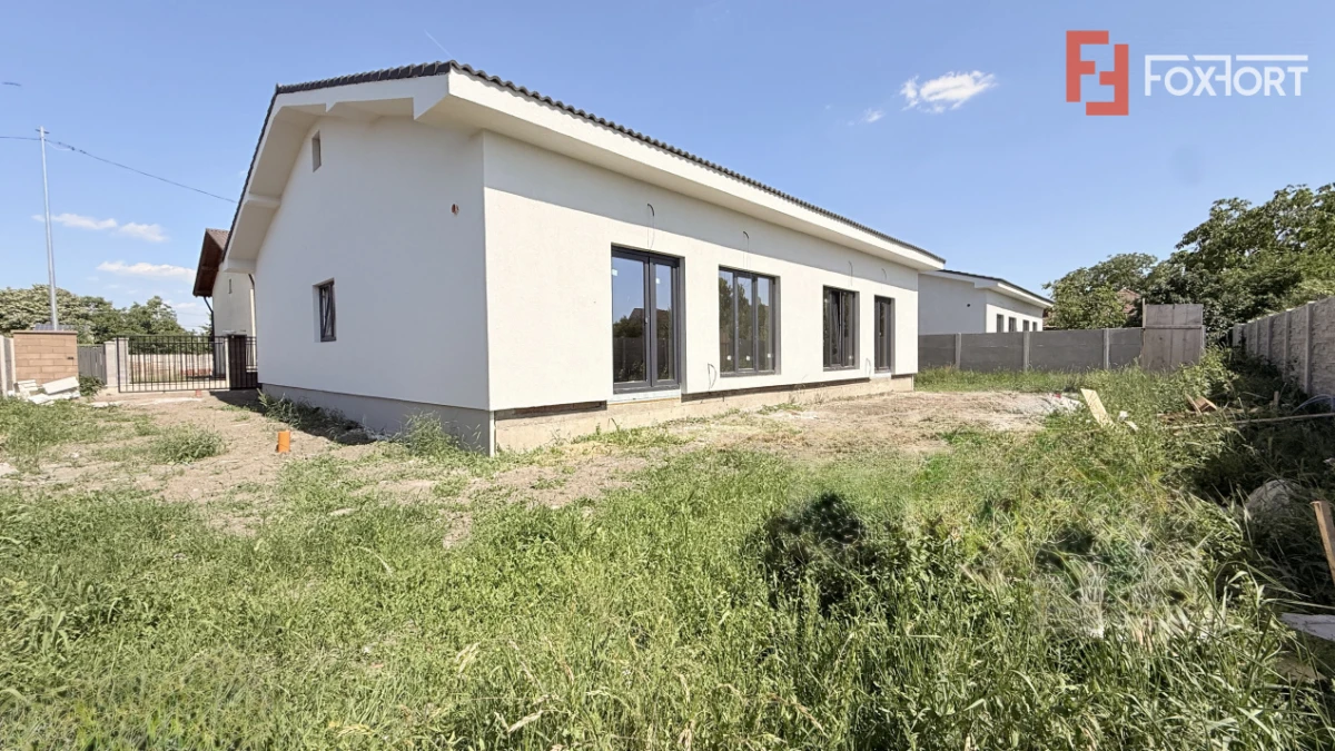 Duplex de vanzare pe parter, 3 camere - Mosnita Veche - Centru - 1