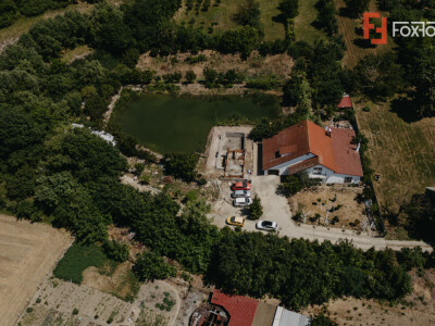Casa individuala cu 8 camere si lac cu pesti, teren 4424 mp - Jebel