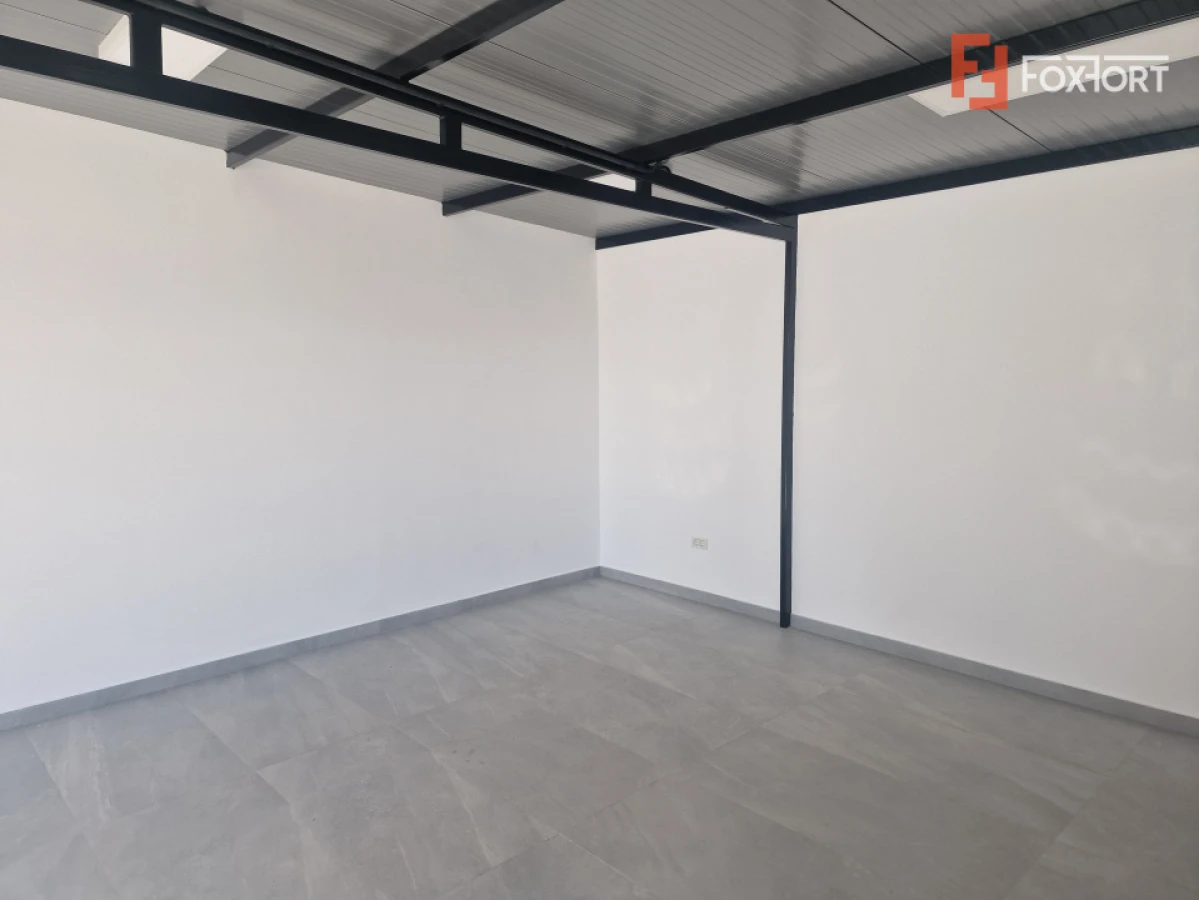Spatiu generos pentru inchiriere in Izvin - 2