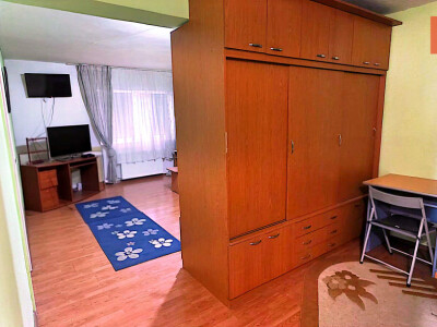 Apartament cu o camera de 44 mp - zona Girocului