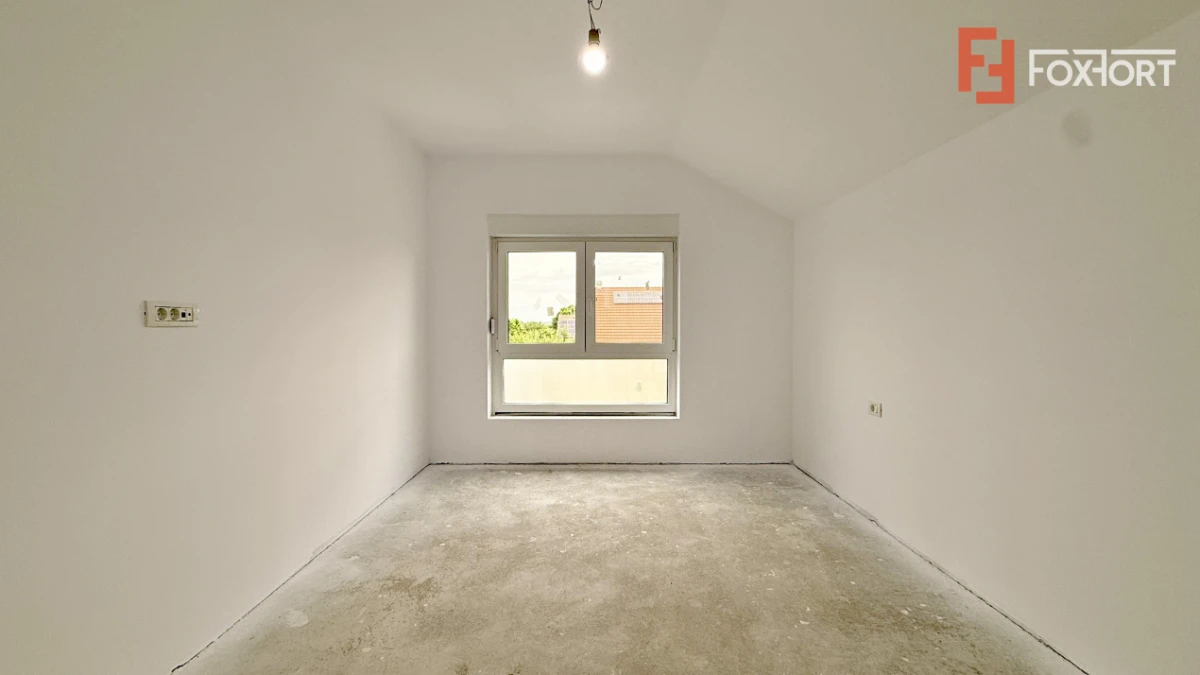 Duplex despartit, de vanzare 4 camere - curent trifazic - Mosnita Veche - 8