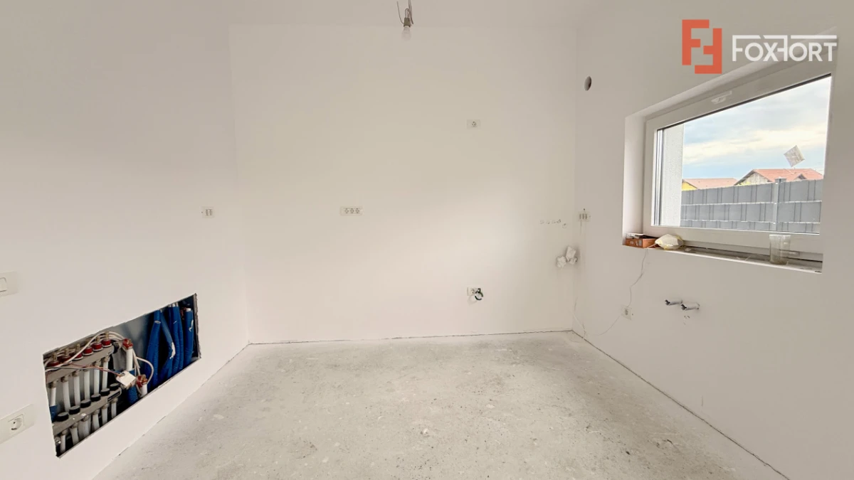 Duplex despartit, de vanzare 4 camere - curent trifazic - Mosnita Veche - 7