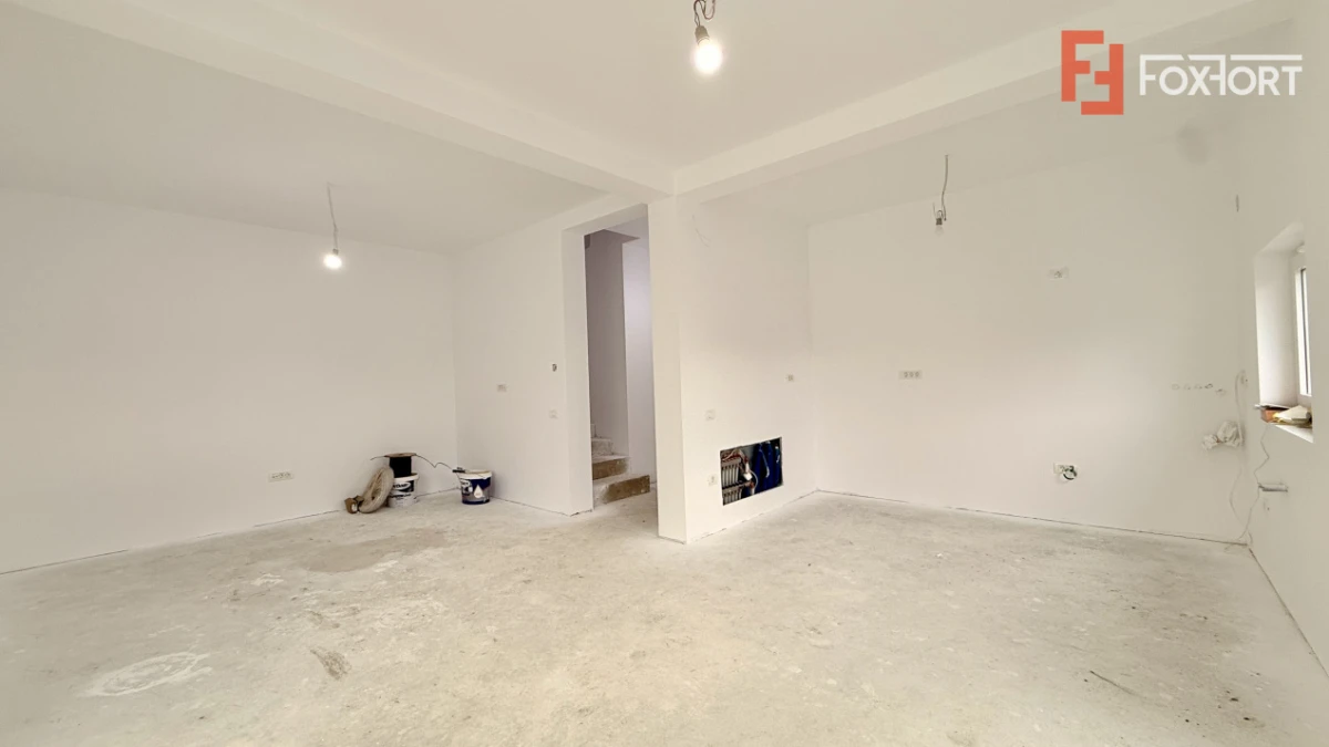 Duplex despartit, de vanzare 4 camere - curent trifazic - Mosnita Veche - 3