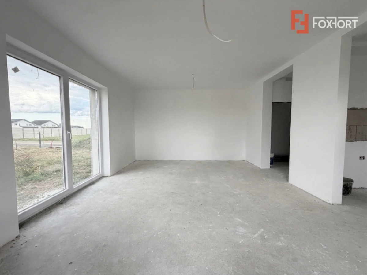 Duplex la cheie cu 3 camere, toate utilitatile - in Mosnita Veche - 2