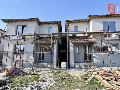 Duplex de vanzare, 4 camere despartit prin camera tehnica - Mosnita