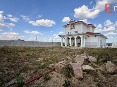 Casa de vanzare 5 camere si teren de 950 mp - Mosnita Noua