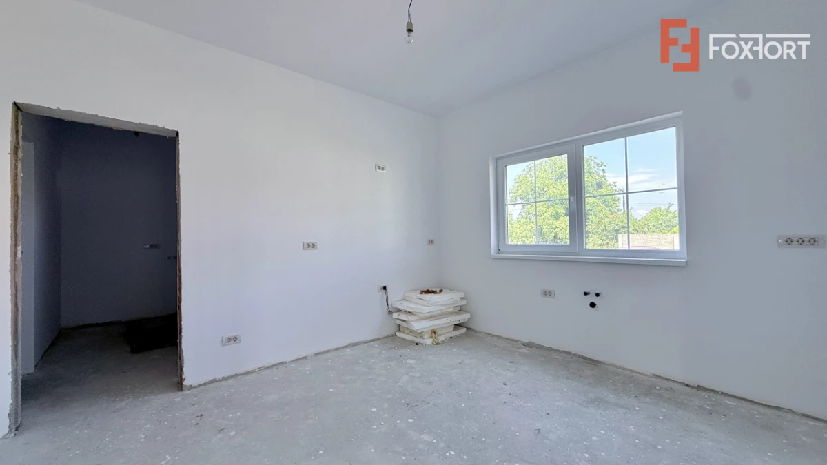 Duplex de vanzare, 5 camere despartit prin garaj - Mosnita Veche - 5