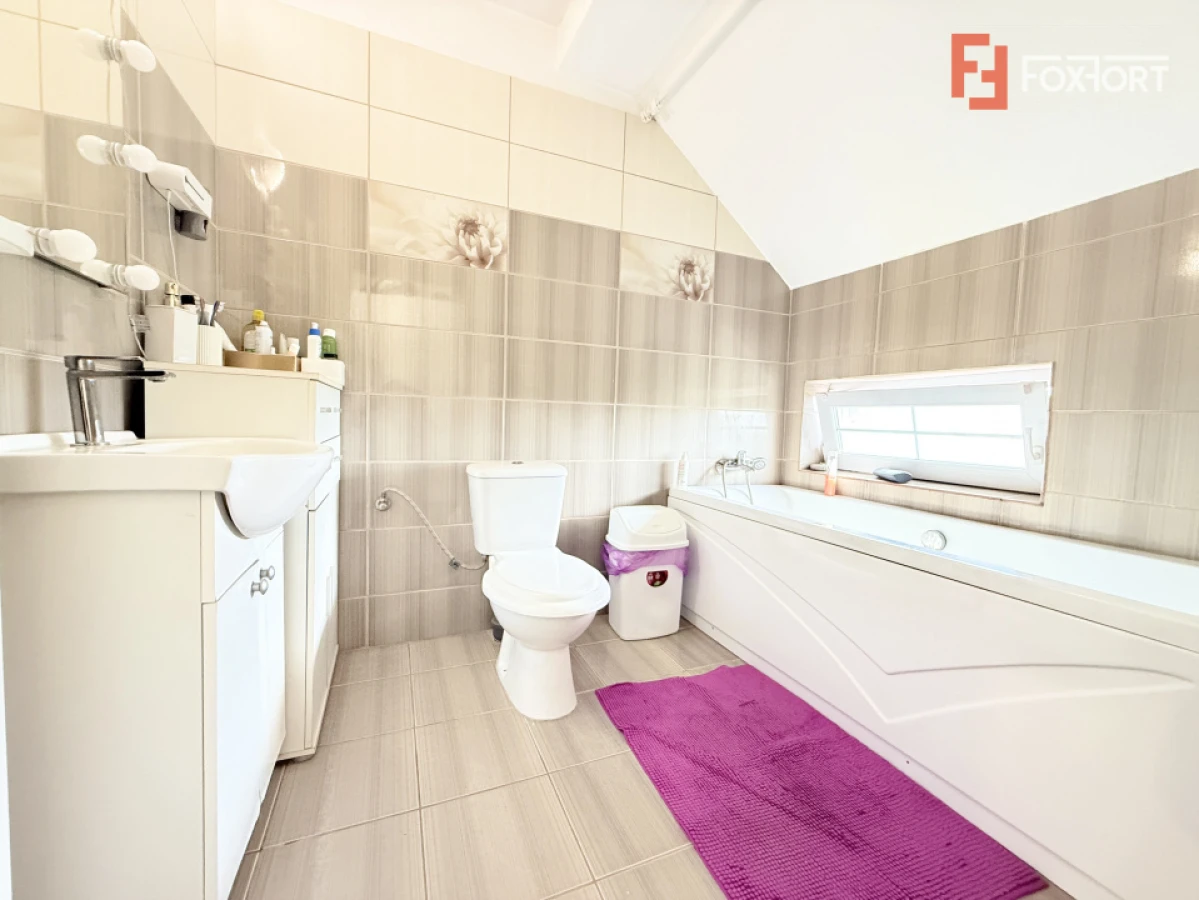Casa cu 5 camere, 219 mp utili si 588 mp teren, de vanzare in Sanmihaiu Roman - 8