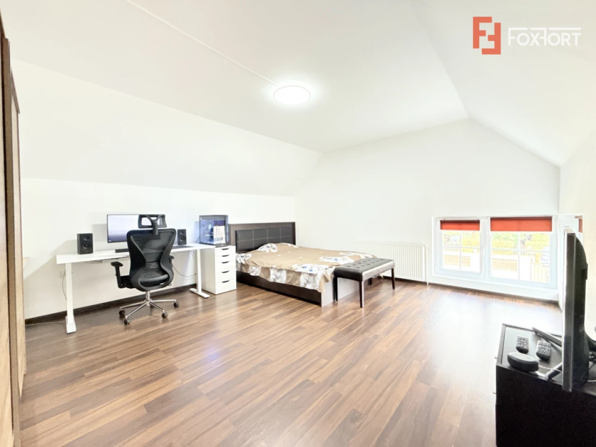 Casa cu 5 camere, 219 mp utili si 588 mp teren, de vanzare in Sanmihaiu Roman - 4
