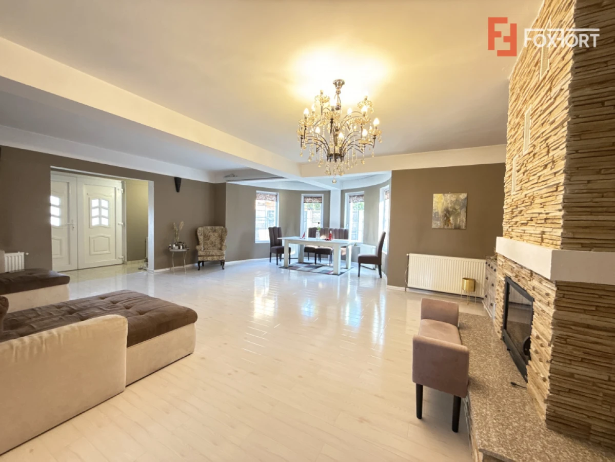 Casa cu 5 camere, 219 mp utili si 588 mp teren, de vanzare in Sanmihaiu Roman - 2