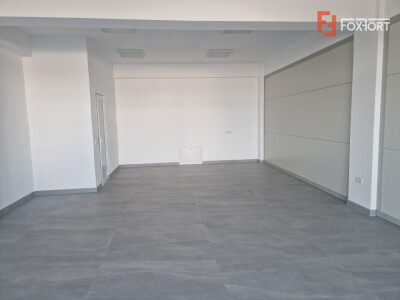 Spatiu generos pentru inchiriere in Izvin