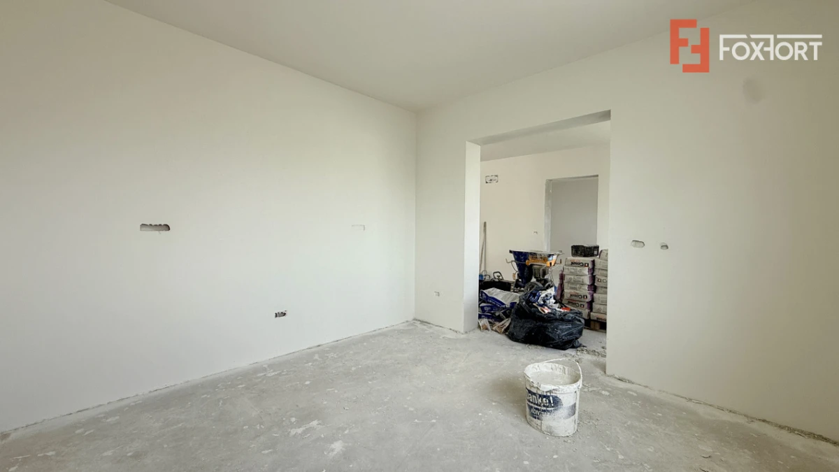 Casa individuala de vanzare, 8 camere + 4 bai - Mosnita Veche - 6
