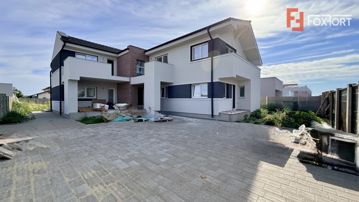 Casa individuala de vanzare, 8 camere + 4 bai - Mosnita Veche - 1