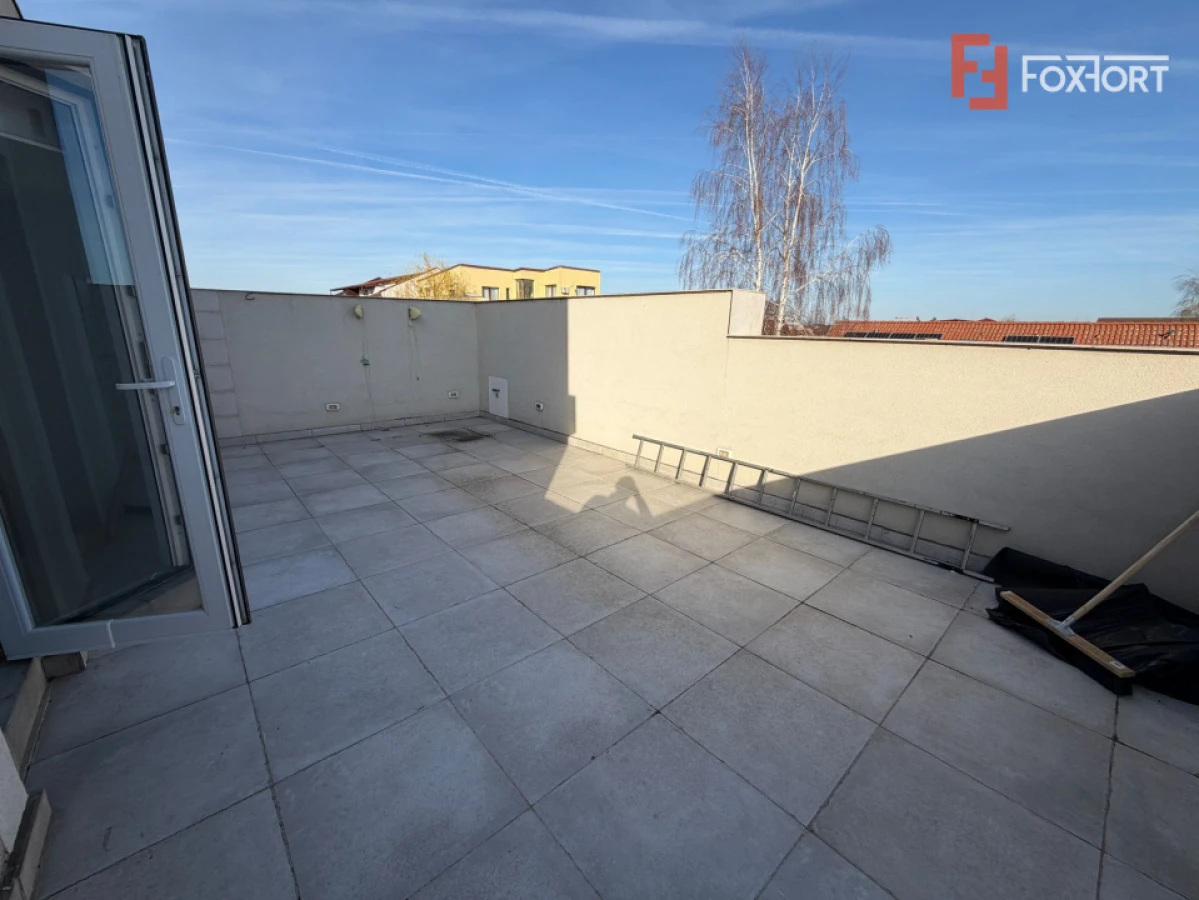 Apartament cu 4 camere dispus pe 3 niveluri - zona Giroc - 9