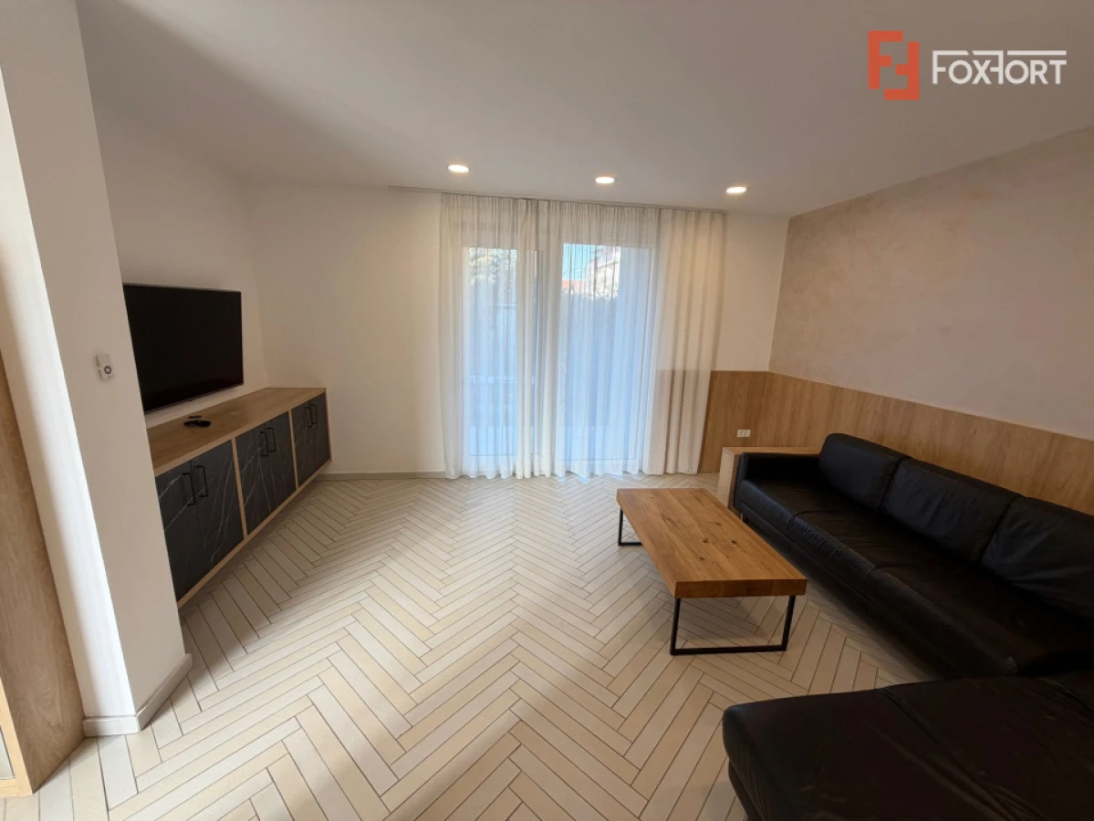 Apartament cu 4 camere dispus pe 3 niveluri - zona Giroc - 7