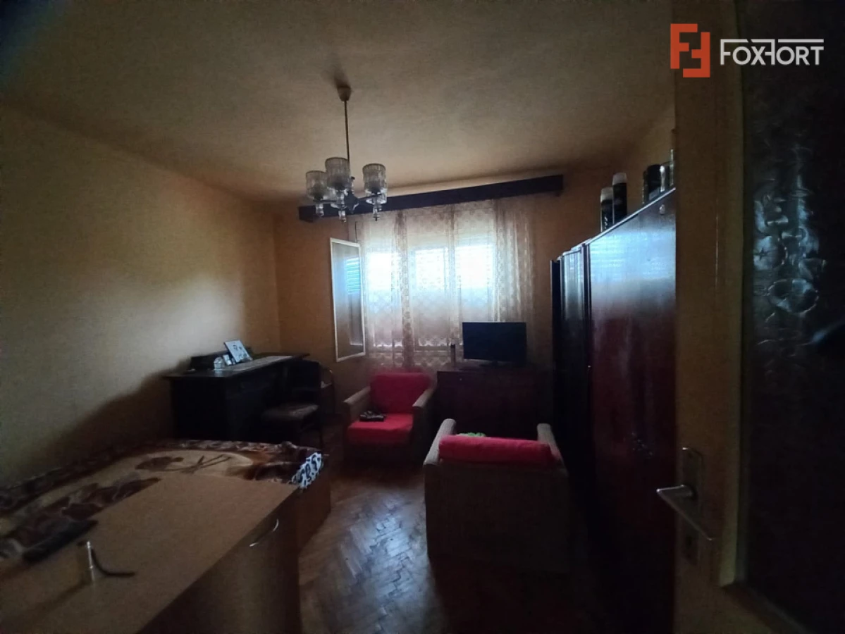 Casa individuala cu 5 camere si teren de 337 mp - zona Crisan - 1