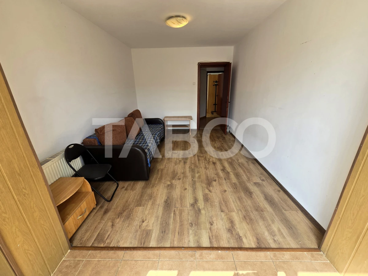 Apartament 2 camere de vanzare decomandat 52 mpu etaj 3 Terezian Sibiu - 2