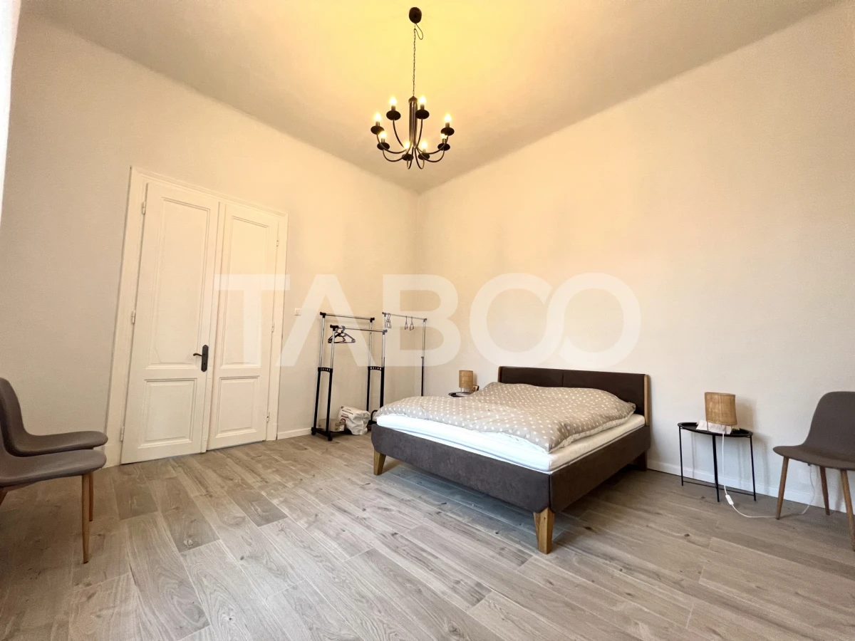 Apartament cu 3 camere si terasa de 14 mp de vanzare in zona Centrala - 1