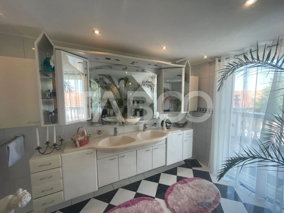 Casa deosebita de vanzare 453 mp utili si curte 528 mp in Avrig - 5