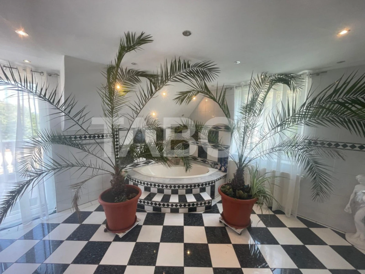 Casa deosebita de vanzare 453 mp utili si curte 528 mp in Avrig - 4