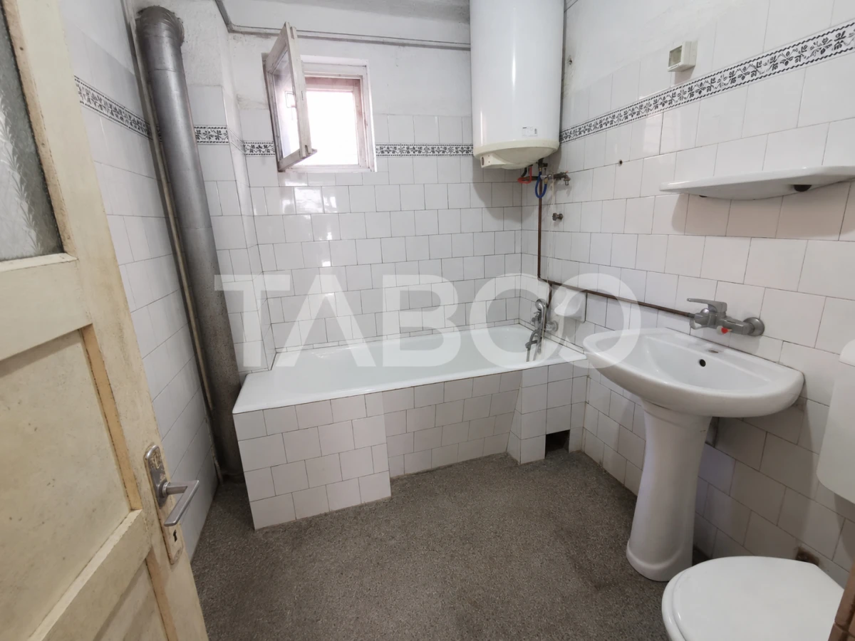Casa individuala cu 3 camere in zona Lupeni din Sibiu - 4
