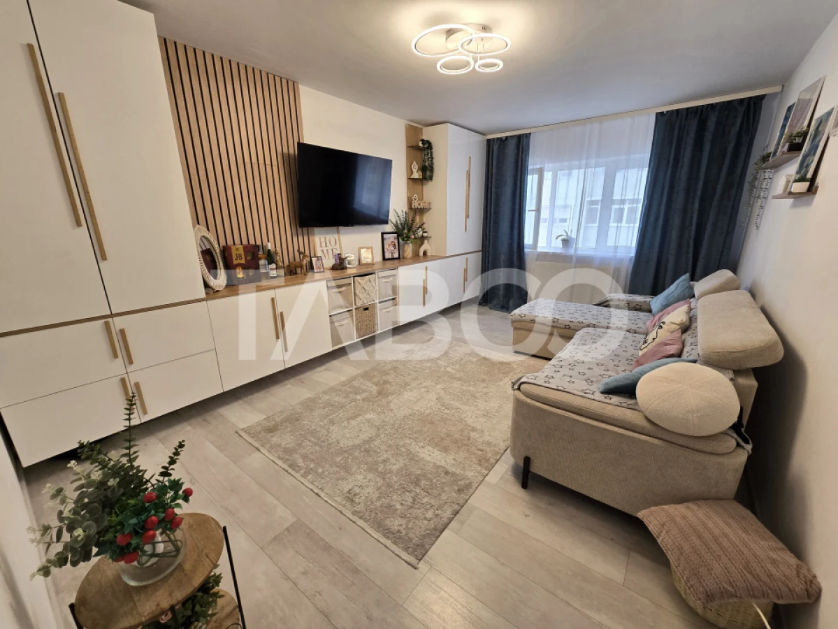 Apartament decomandat de vanzare mobilat pivnita Vasile Aaron Sibiu - 1