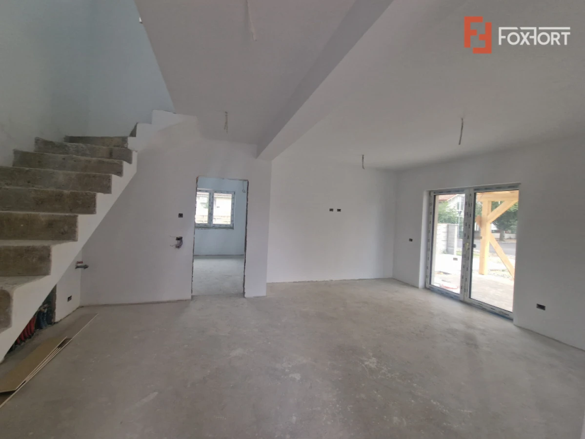 Duplex de vanzare cu 4 camere, cartier Europa, Mosnita Noua - 1