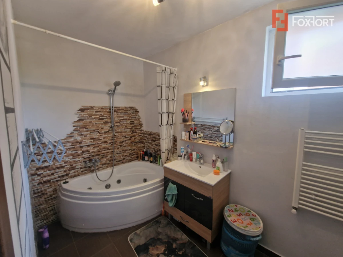 Duplex de vanzare cu 4 camere, cu teren de 303 mp, Ghiroda - 6