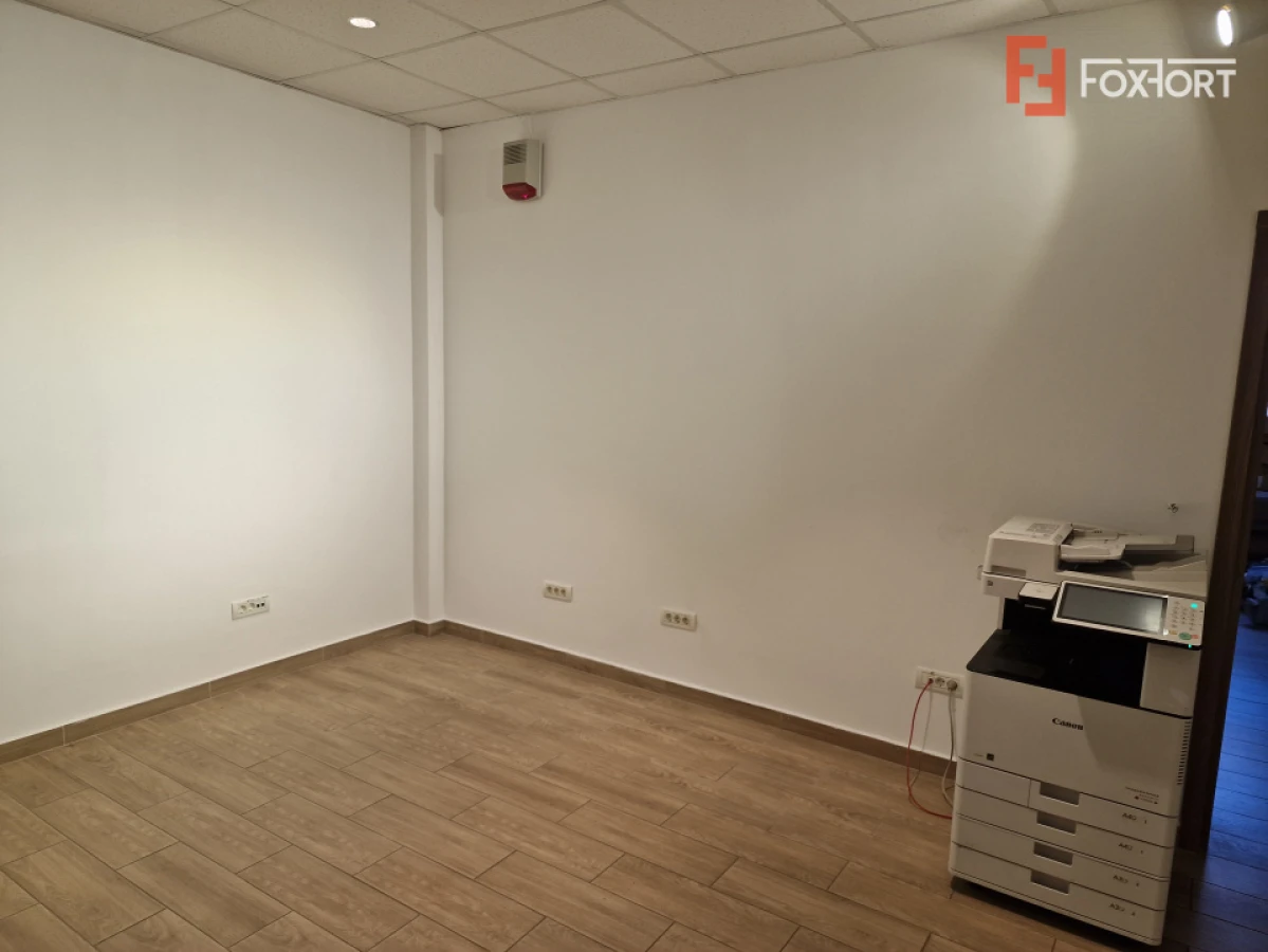 Spatiu comercial cu 16 incaperi - zona Mehala - 2