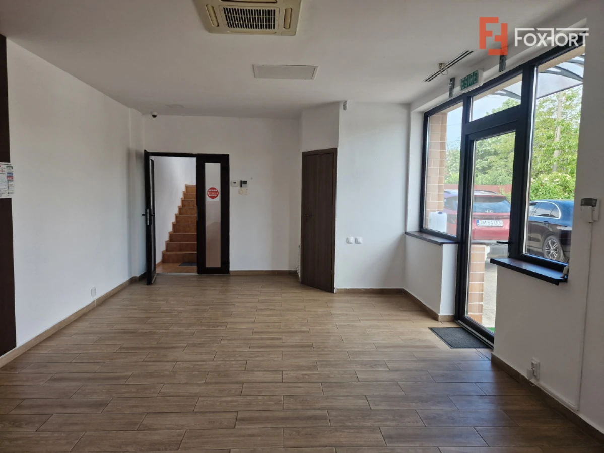 Spatiu comercial cu 16 incaperi - zona Mehala - 1