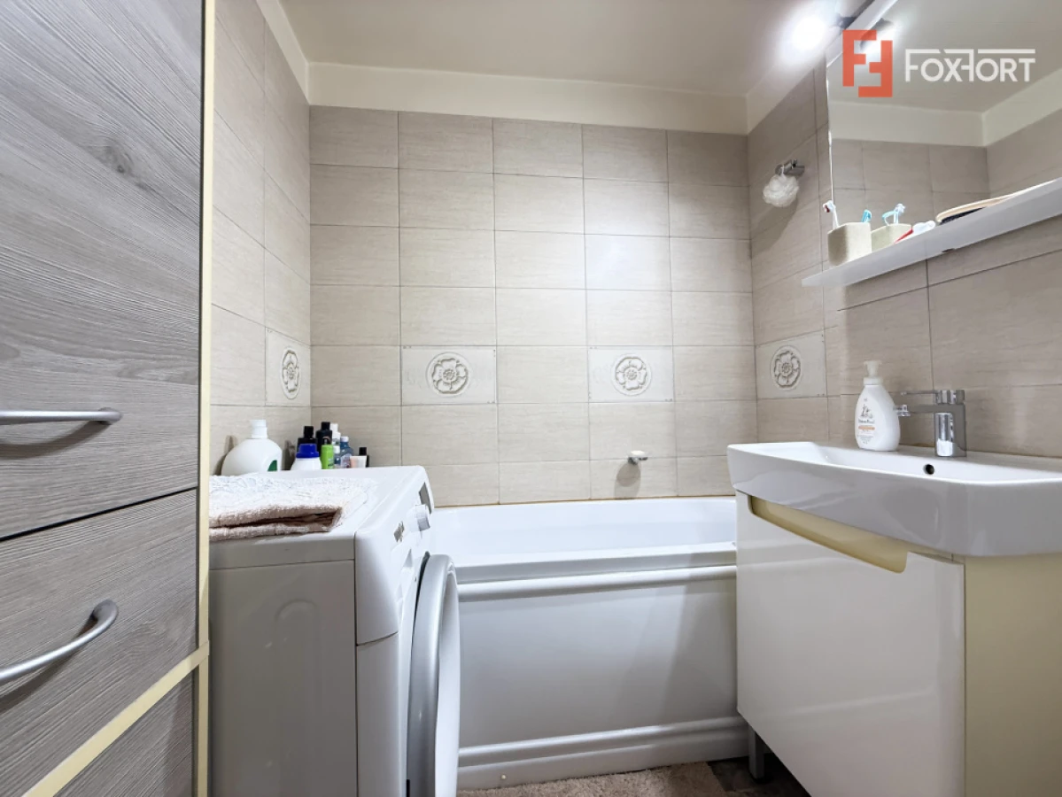 Apartament cu 3 camere, la etajul 1, de vanzare in zona Lipovei - 6