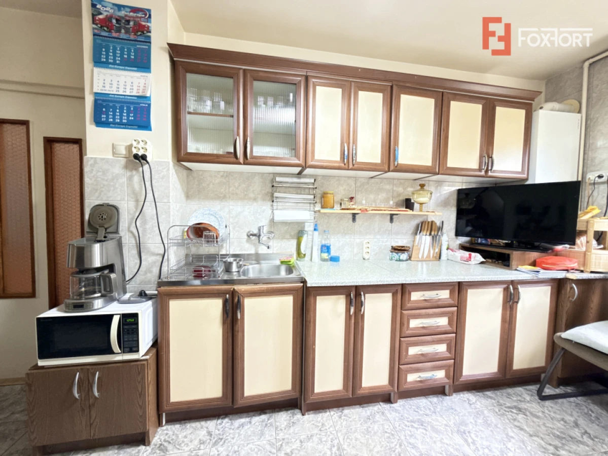 Apartament cu 3 camere, la etajul 1, de vanzare in zona Lipovei - 3