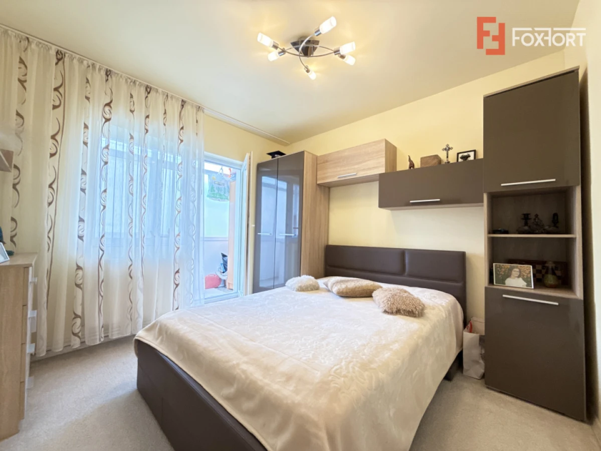 Apartament cu 3 camere, la etajul 1, de vanzare in zona Lipovei - 1