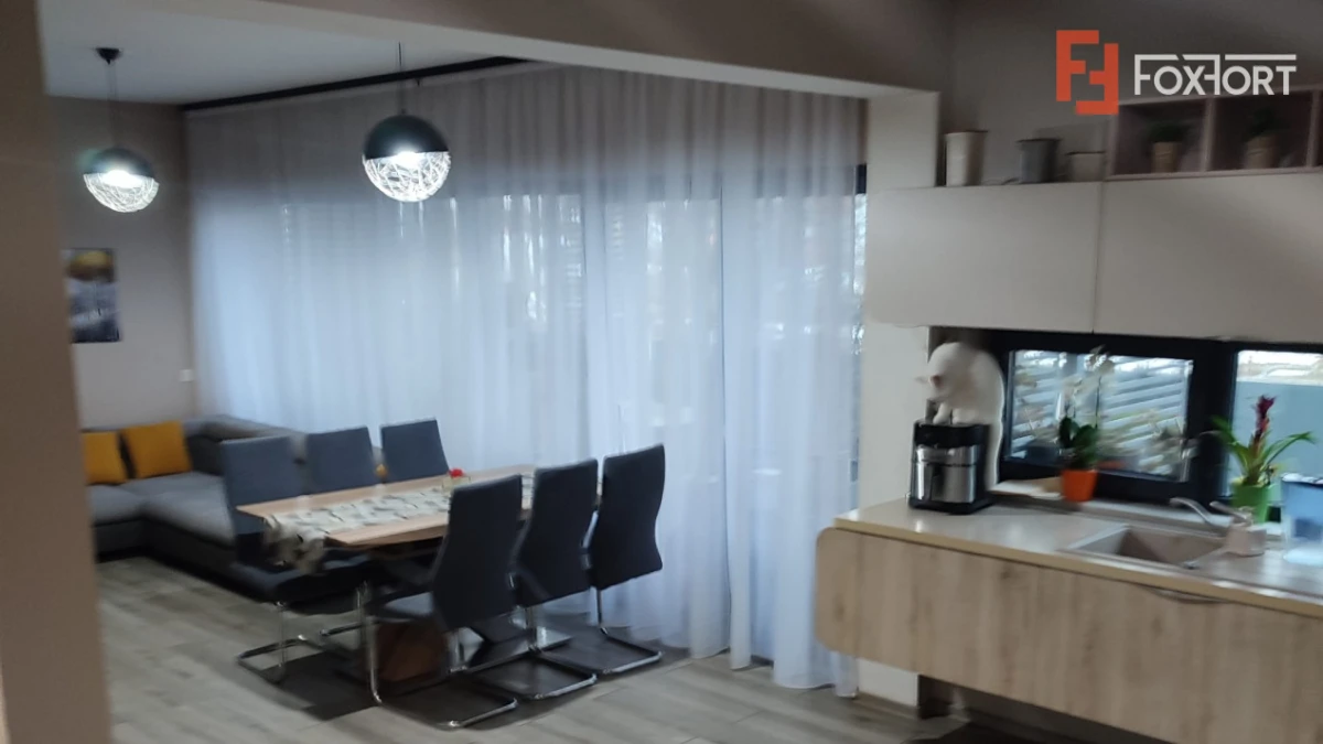 Casa individuala deosebita cu 6 camere in Ghiroda - 3