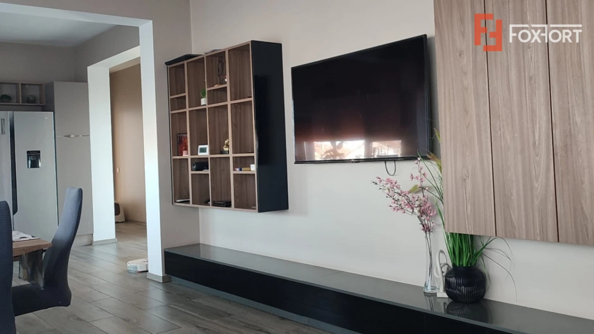 Casa individuala deosebita cu 6 camere in Ghiroda - 1