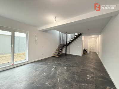 Duplex cu 4 camere de vanzare in localitatea Covaci