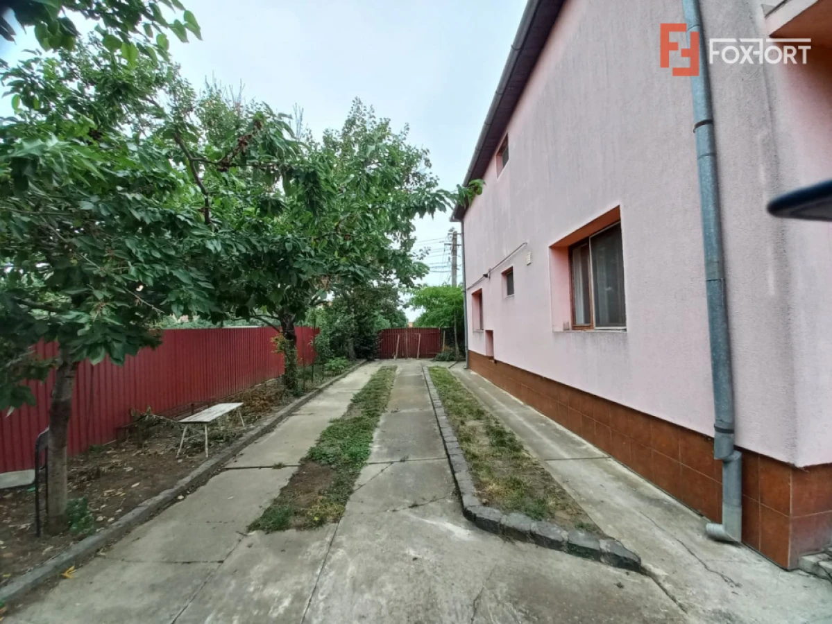 Casa individuala cu 5 camere si teren de 641 mp – zona Crisan - 1