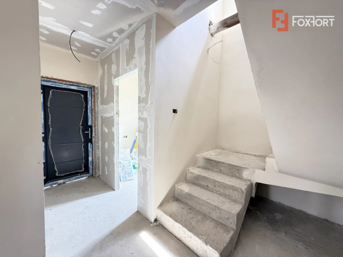 Duplex cu 3 camere si teren de 247 mp de vanzare in localitatea Sacalaz - 8