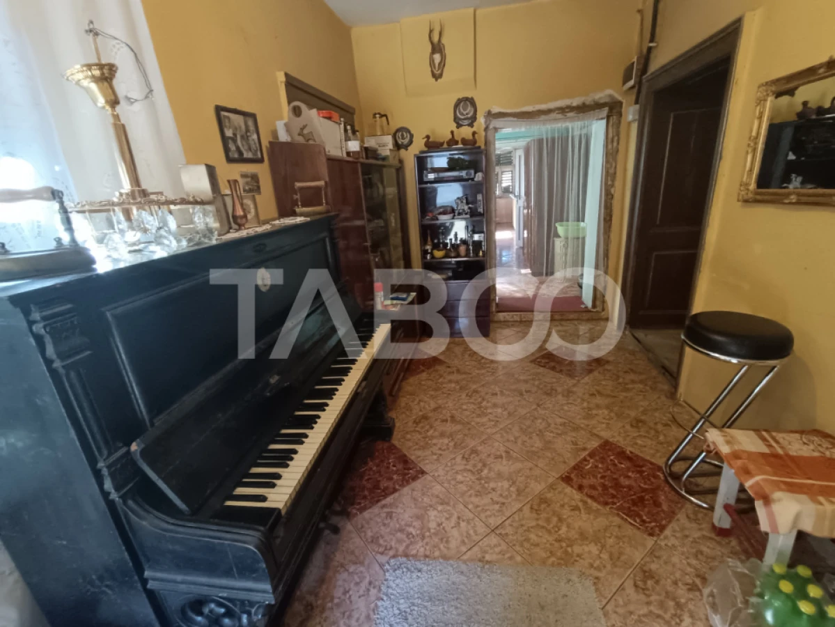 Casa saseasca plina de istorie de vanzare in satul Nou judetul Sibiu - 9