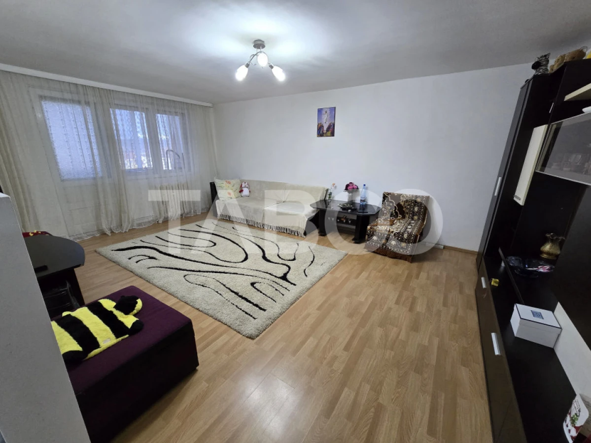 Apartament decomandat de vanzare 59 utili balcon pod zona Dioda Sibiu - 2