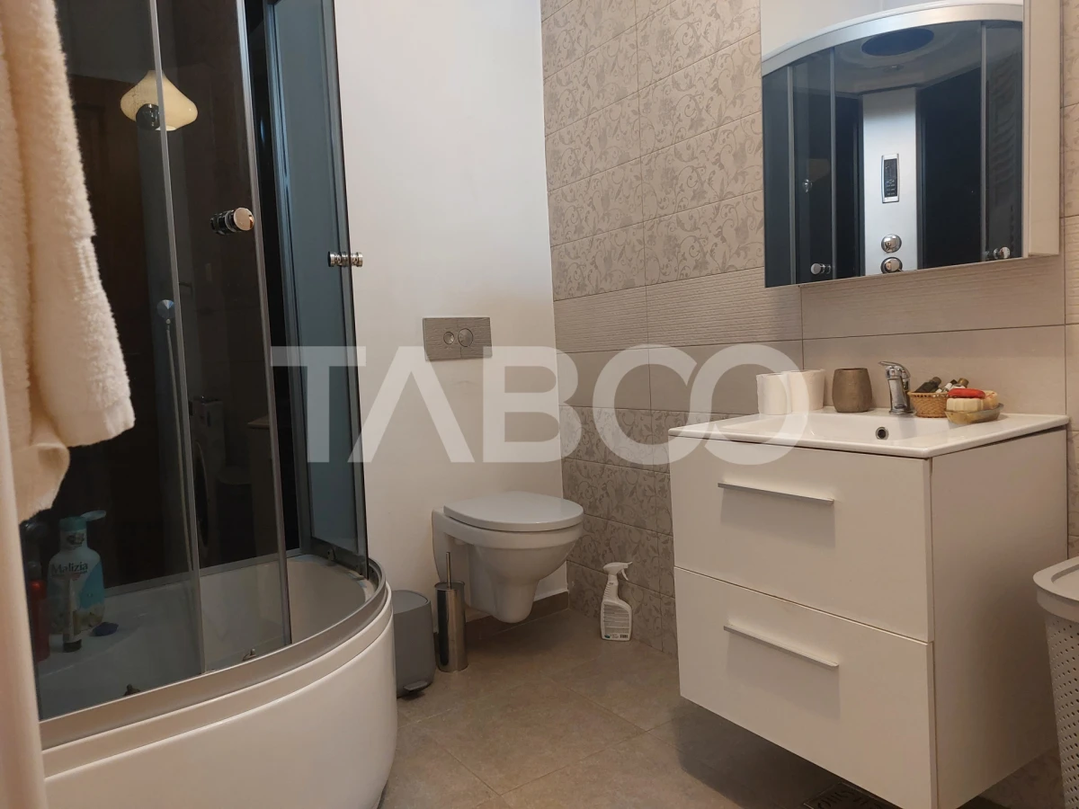 Casa 45 mp 1 dormitor bucatarie baie hol loc parcare in curte Sadu - 8