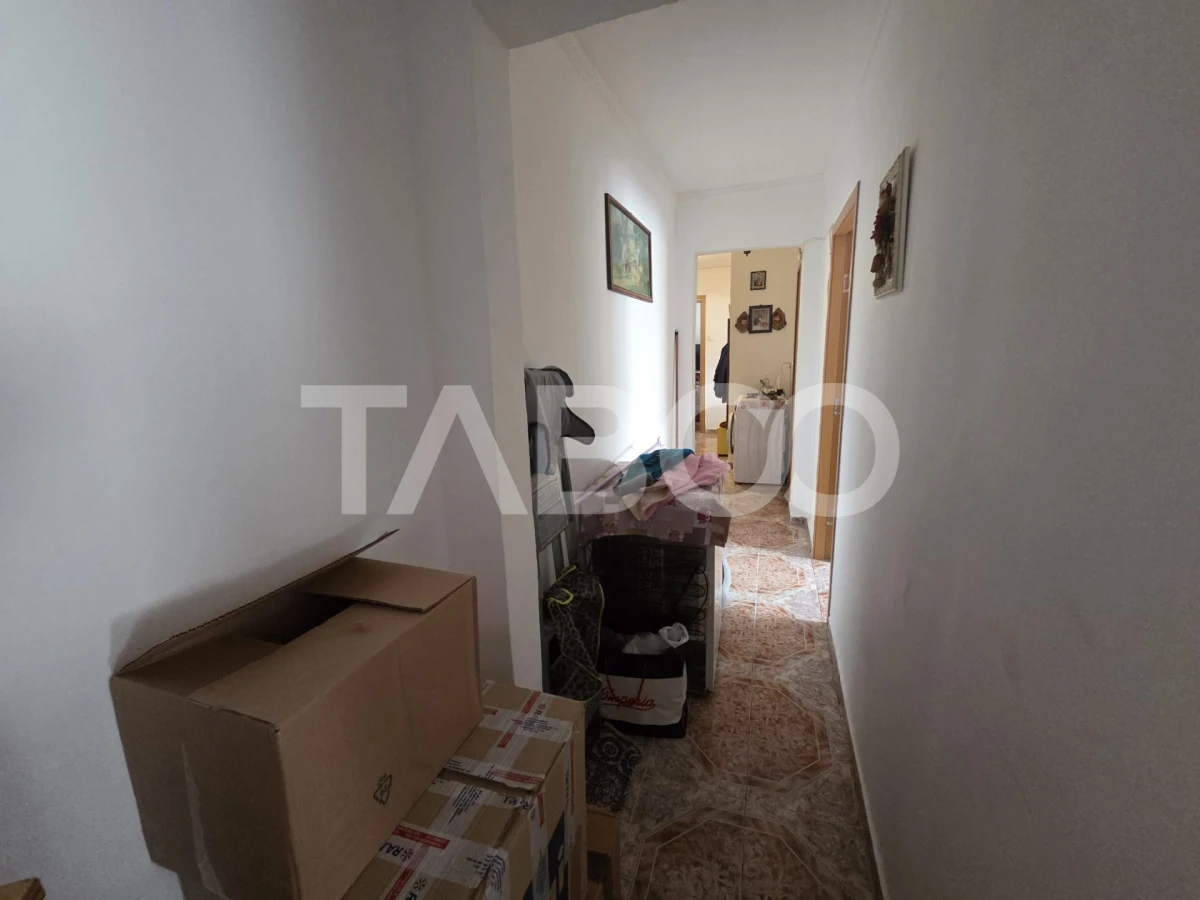 Apartament 3 camere decomandat zona 1 Decembrie 75mp si boxa la subsol - 8