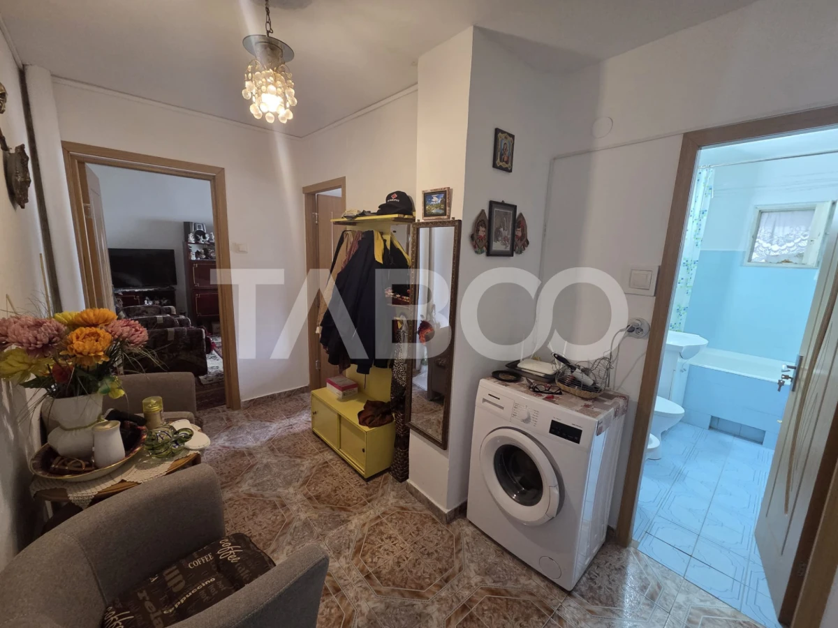 Apartament 3 camere decomandat zona 1 Decembrie 75mp si boxa la subsol - 7