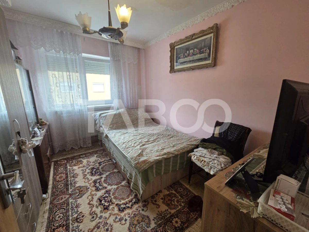 Apartament 3 camere decomandat zona 1 Decembrie 75mp si boxa la subsol - 5