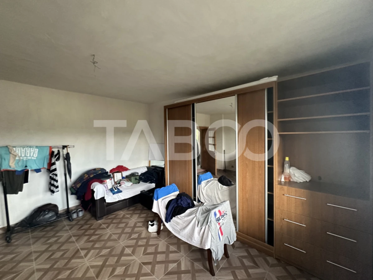 Casa 3 camere 5335 teren liber garaj si anexe in Sinca Veche - 10