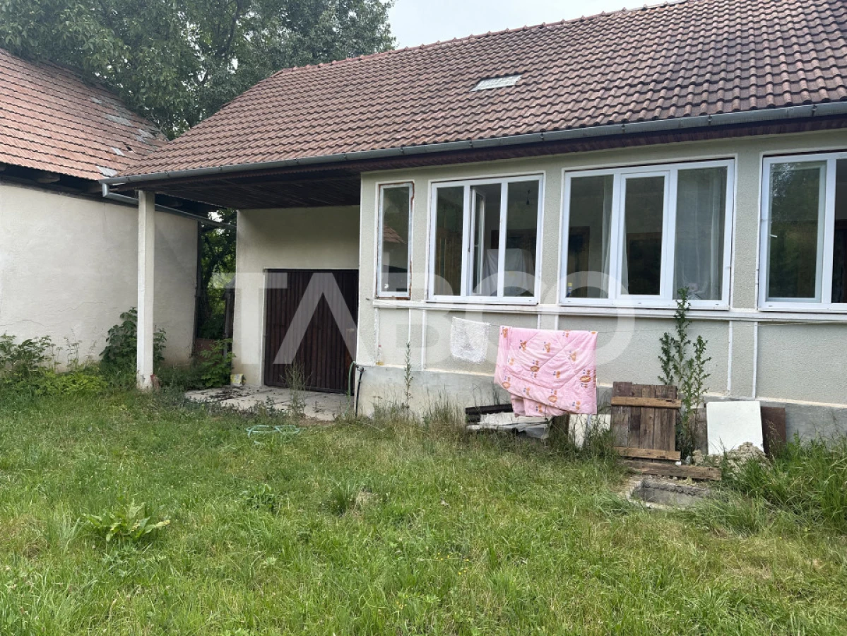 Casa 3 camere 5335 teren liber garaj si anexe in Sinca Veche - 2