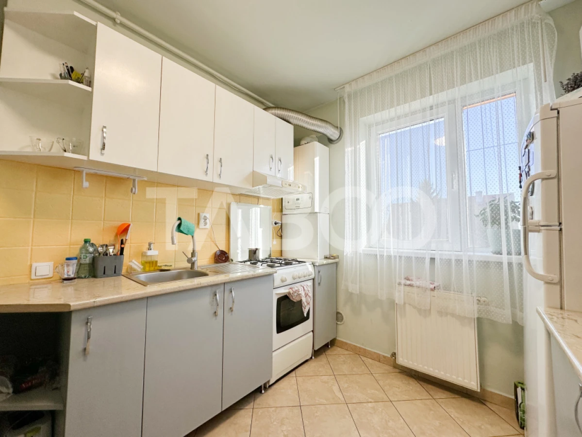 Apartament cu 2 camere decomandate etaj 1 cartier Intre Lacuri - 4