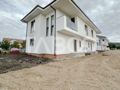 Casa tip duplex cu 4 camere in Floresti zona Muzeul Apei
