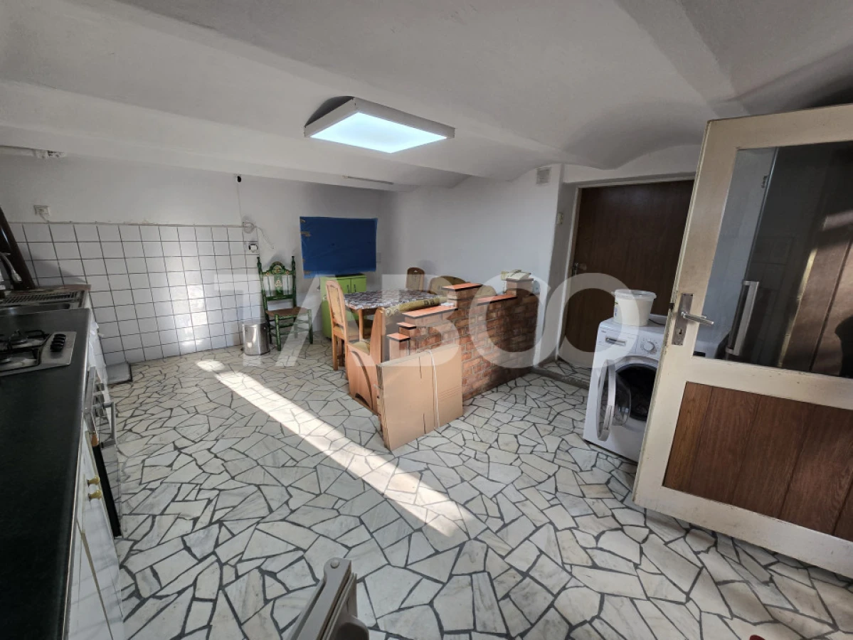 Casa individuala de vanzare 120mp 4 camere si curte 1310mp Gusterita - 10